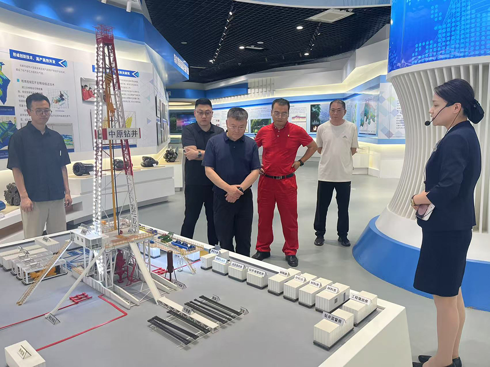 集團黨委副書記、總經理沈鵬帶隊到普光氣田考察交流